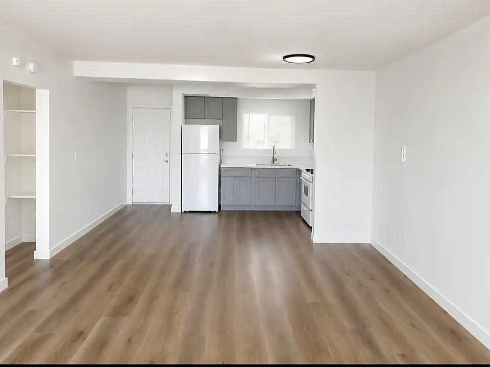 143 W Guinida Ln #11