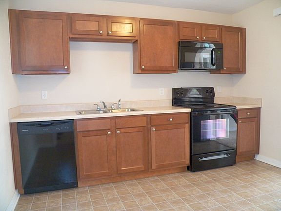 4th image of 1312 Parkwood St