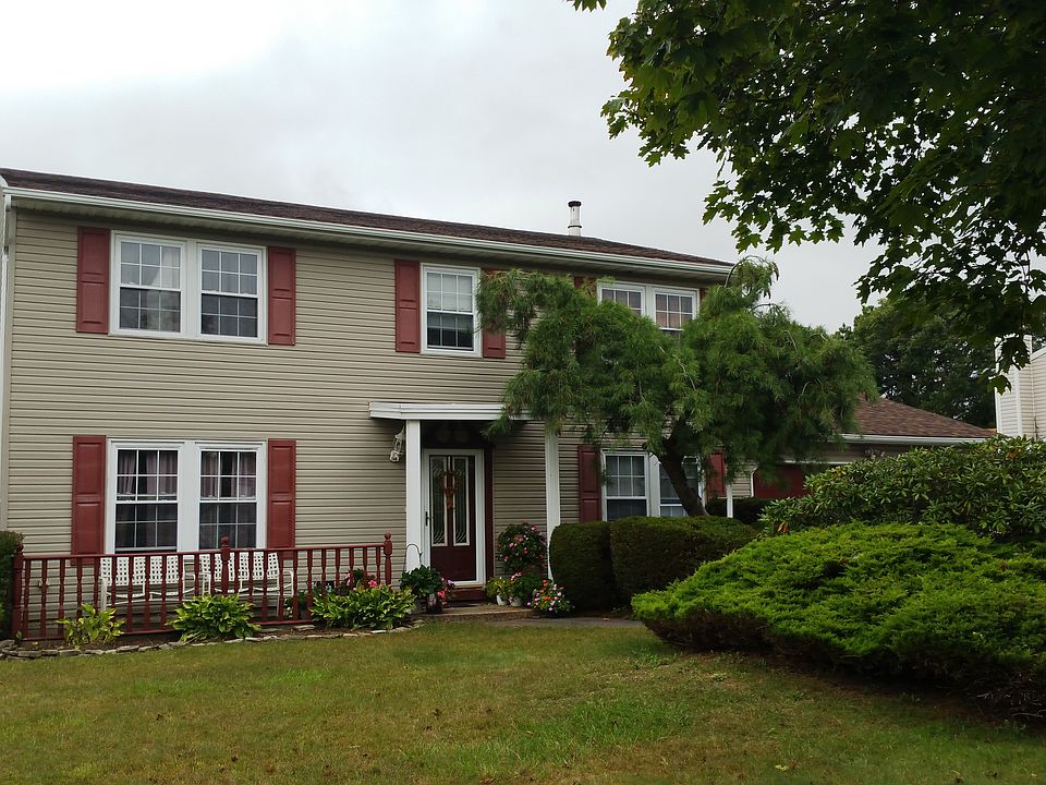 1st image of 30 Frost Valley Dr
