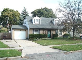 2420 Darby Dr, Lansing, MI 48906