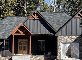327 Shadows Lawn Dr, Athens, TN 37303