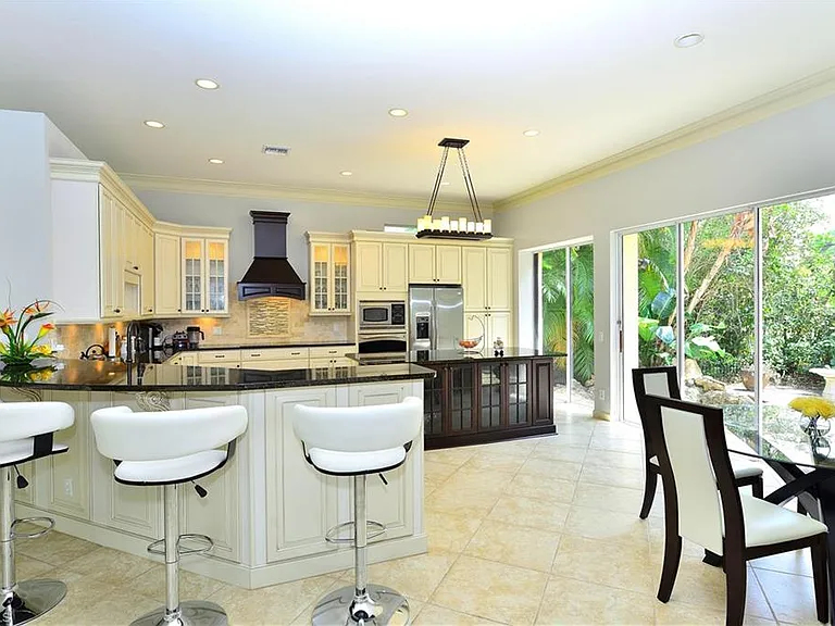 634 Soliel Dr — Photo 2