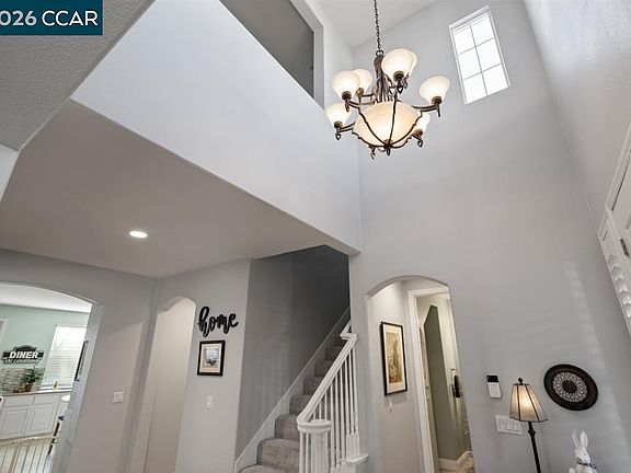 3rd image of 5627 Arcadia Cir