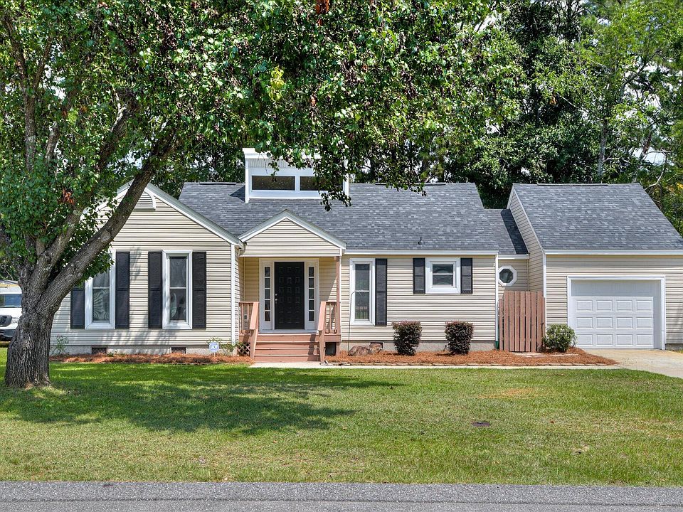 1st image of 114 Robinwood Dr