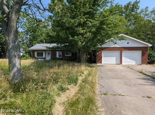 1466 Irvin Rd, Lima, OH 45807