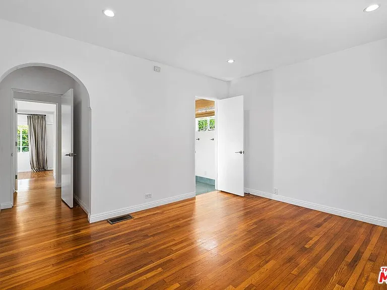 486 Denslow Ave — Photo 18