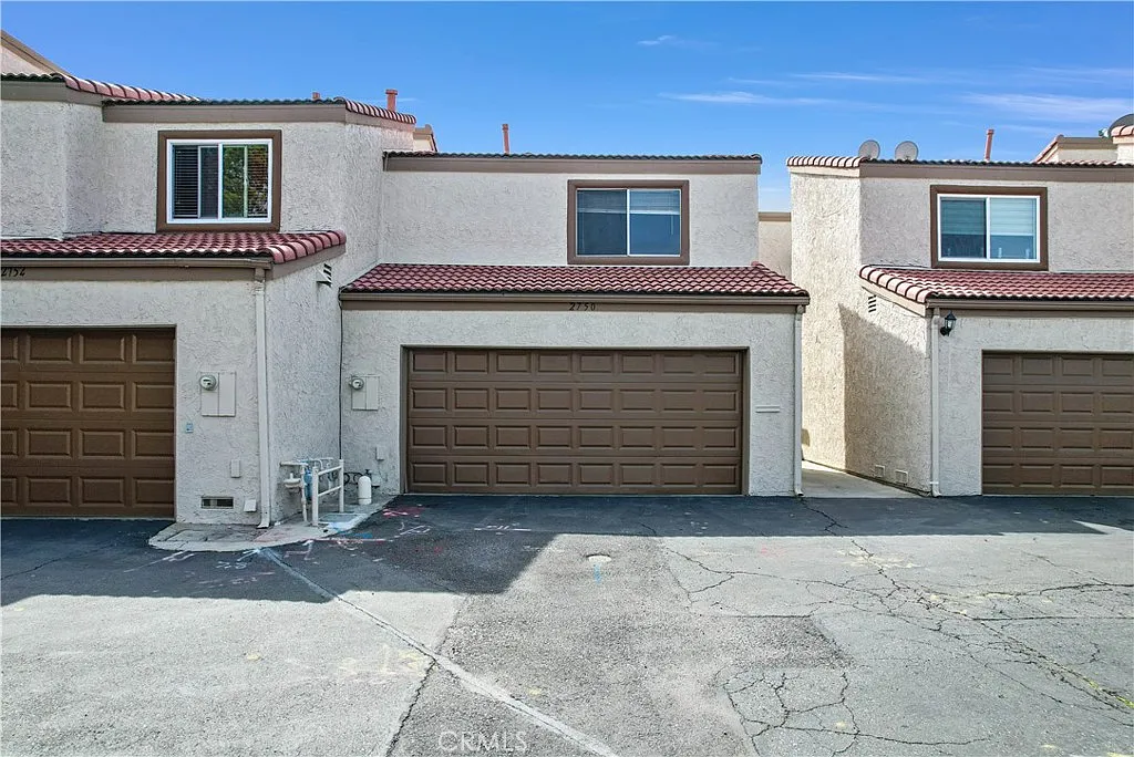 3 bed, 2.5 bath, 1267 sqft, $3,600 — Photo 1