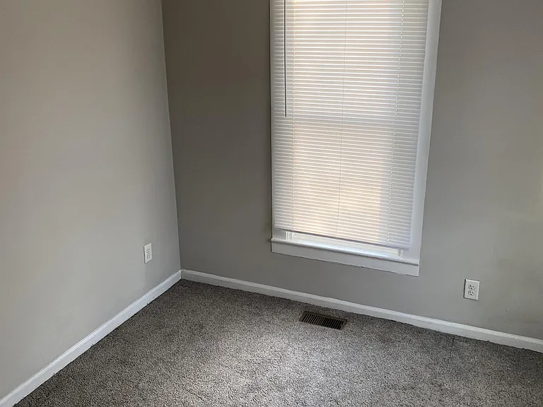 224 N Summit St #2 — Photo 11