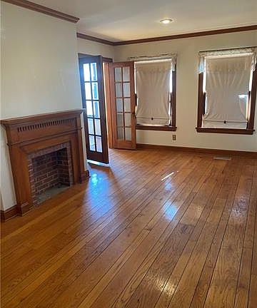 5th image of 6036 Metcalf Ave
