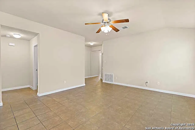 117 Linden Ln — Photo 12