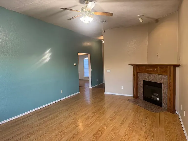 4005 Madison Ave — Photo 4