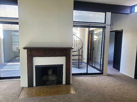 3rd image of 250 Santa Ana Ave #250