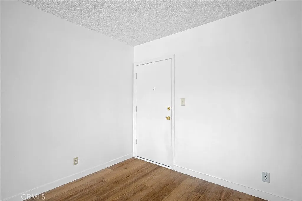 2 bed, 1.0 bath, 800 sqft, $2,100 — Photo 4