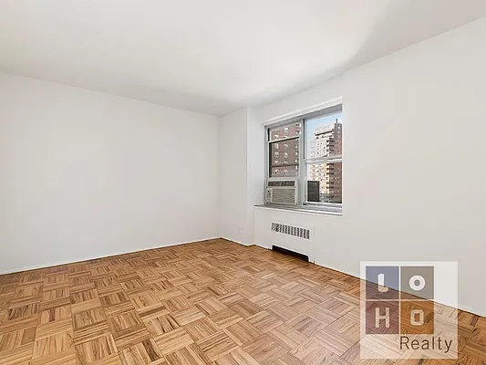 Sold by LoHo Realty | media 2