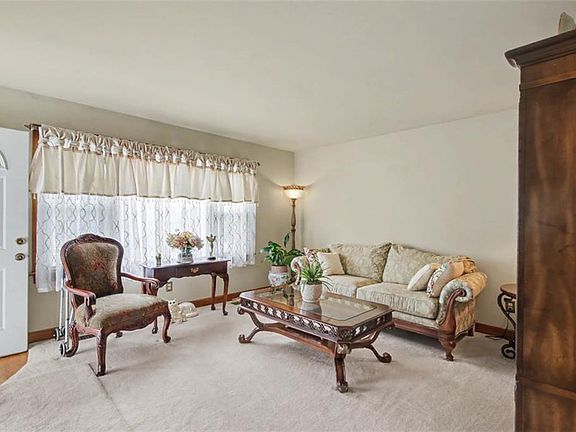 4th image of 108 Bowen Dr