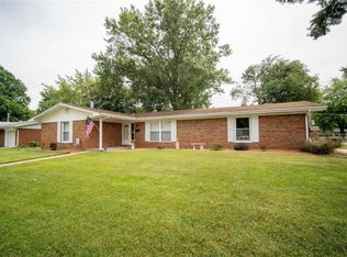 33 Bedford Dr, Belleville, IL