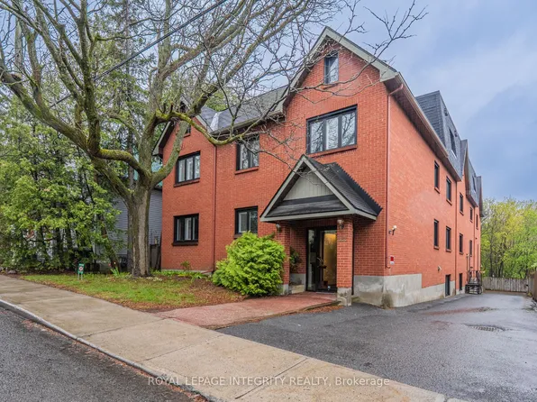 222 Russell Ave #103, Ottawa, ON K1N 7X5