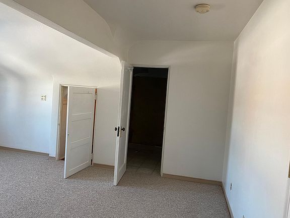 3rd image of 982 Ivy Ave E #303