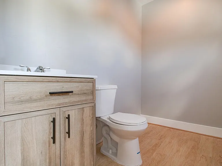 8215 Chestnut Grove Rd — Photo 6