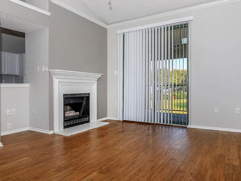 Living Room w/fireplace