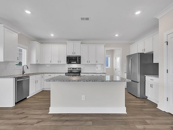 Bright and spacious kitcchen