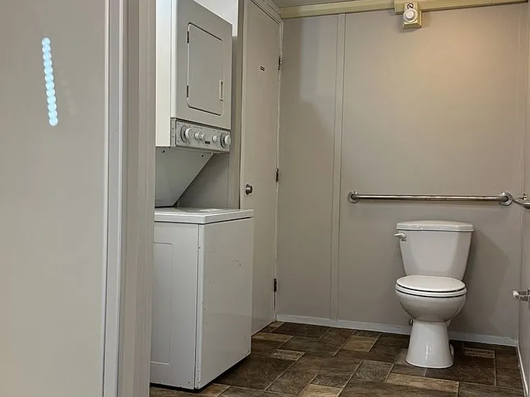 309 Constitution Ave — Photo 13