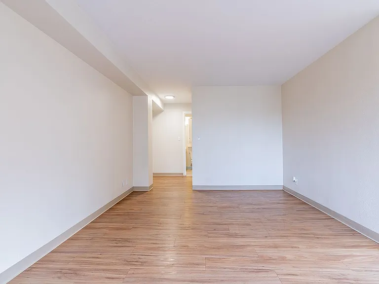 The Queensborough Apartments — Photo 45
