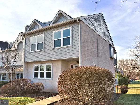 157 Barley Sheaf Dr, East Norriton, PA 19403