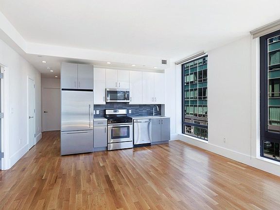 2nd image of 531 Myrtle Ave #6C