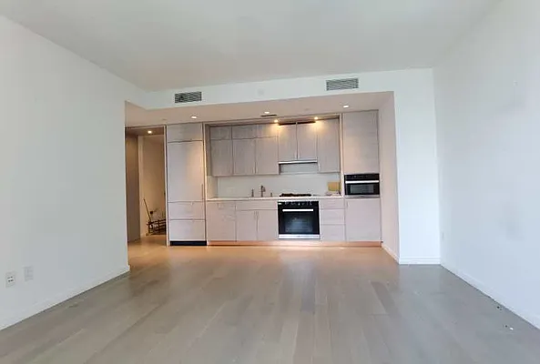 Sold by CLAREMONT REALTY & MORTGAGE LLC | media 24