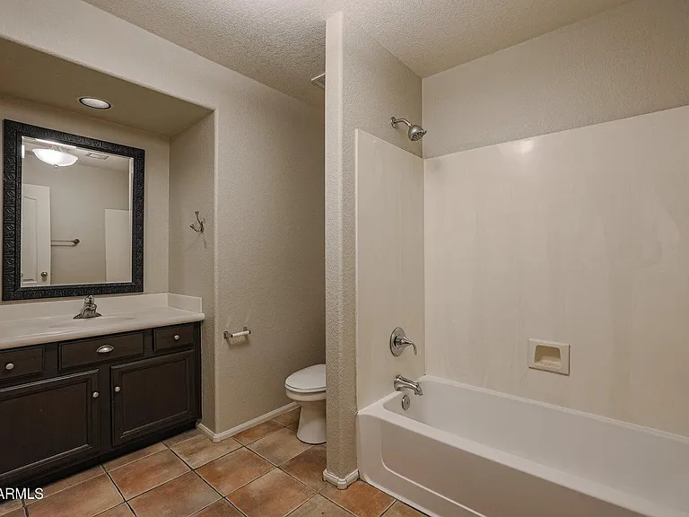 10269 W Patrick Ln — Photo 21