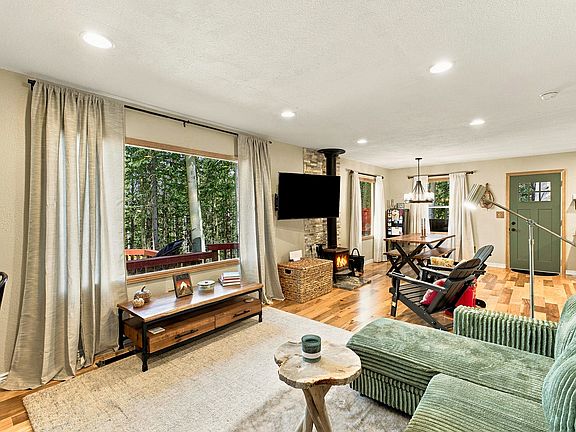 3rd image of 31 Aspen Loop Rd