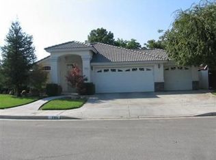 7351 N Ivanhoe Ave, Fresno, CA 93722