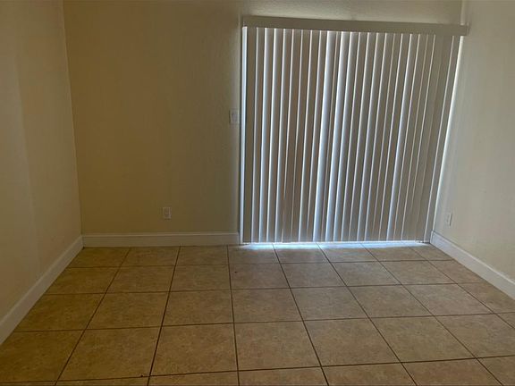 2nd image of 2835 Winkler Ave APT 205