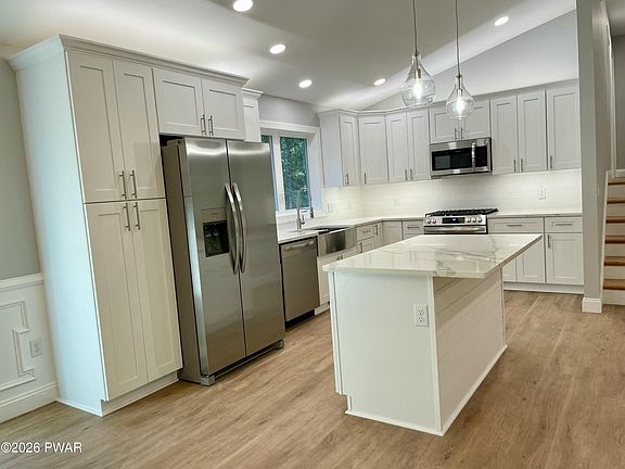 4th image of 148 Winterberry Dr