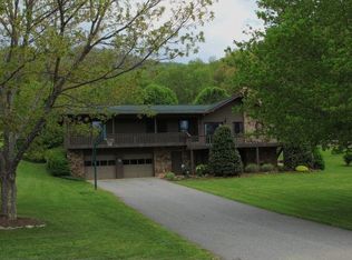 296 Hickory Ln, Burnsville, NC 28714