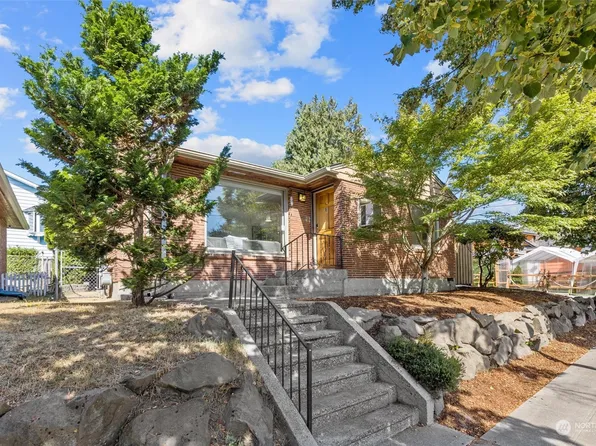 7907 Roosevelt Way NE, Seattle, WA 98115