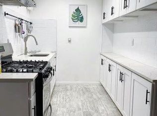 244-08 57 Dr #1, Douglaston, NY 11362