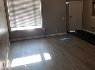 1881 Champlain Dr, Corona, CA 92878