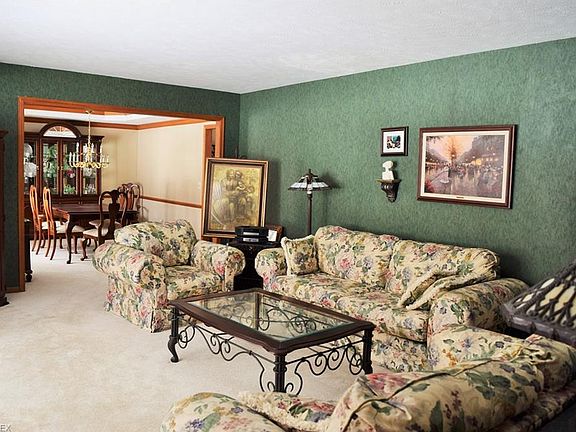 4th image of 11825 Quail Woods Dr