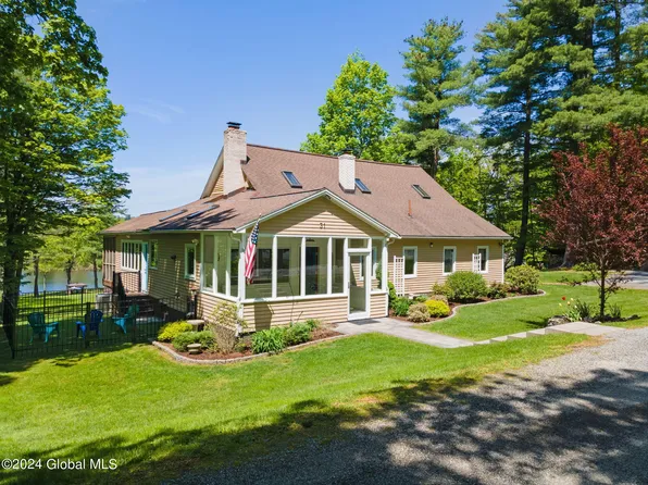 31 Lundy Lane, Ballston Lake, NY 12019