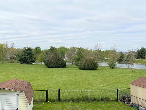 2nd image of 1039 Fairview Ln