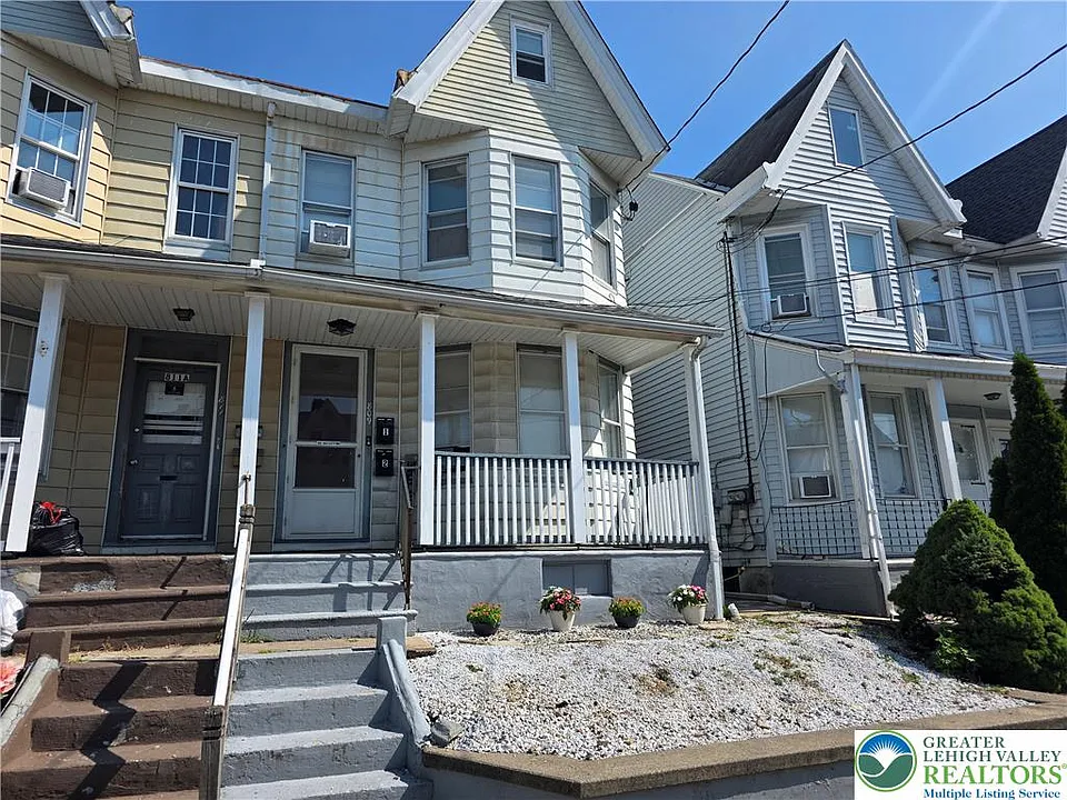 809 Bushkill St