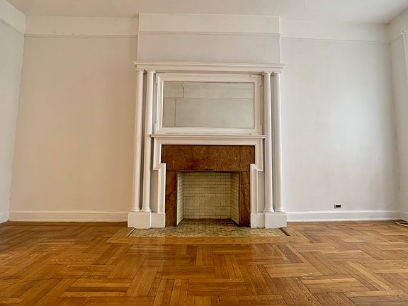 4th image of 17 W 76th St #3C