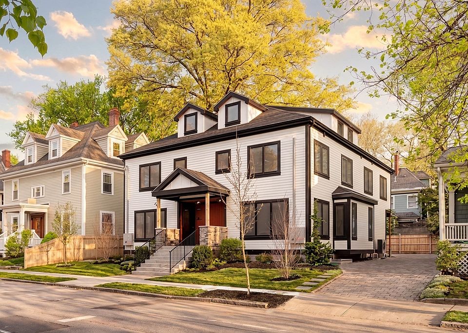1st image of 40 Stedman St