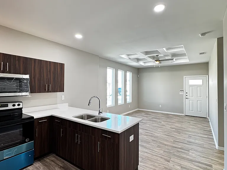 4204 Walnut Ave #4 — Photo 7