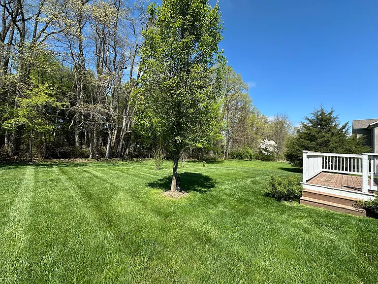 716 Yorkshire Dr — Photo 36