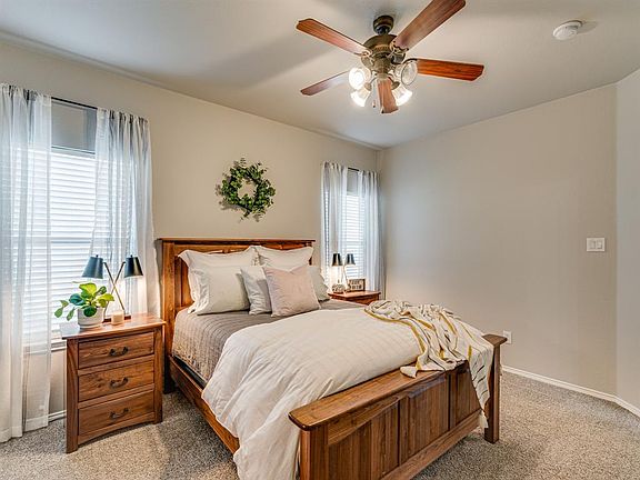 5th image of 1091 Waterford Dr