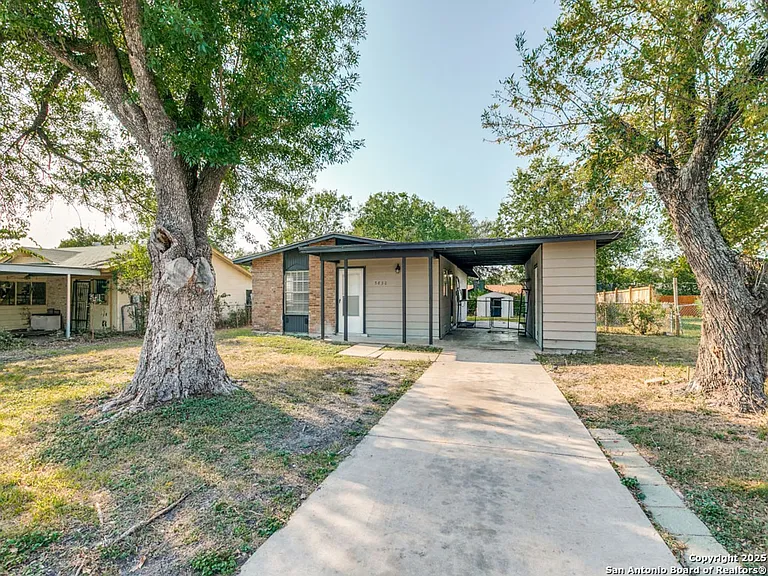 5830 Castle Yard — Photo 4