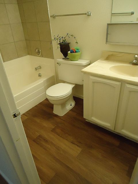 2nd image of 1050 N Horne APT 23
